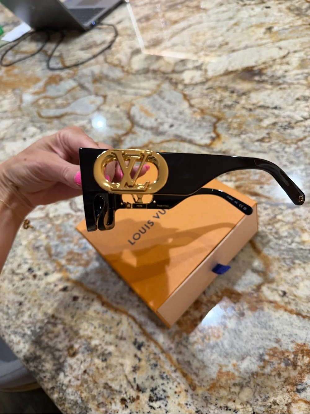 Louis Vuitton Black acetate link Sunglasses with Gold Accents unisex